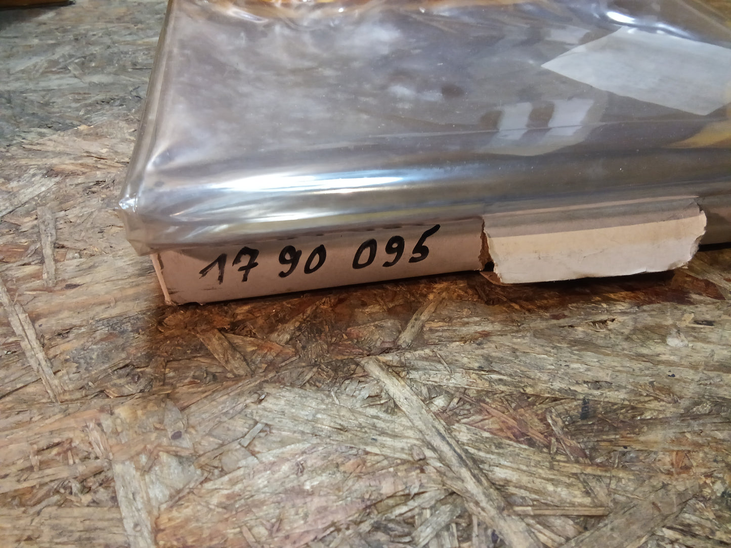 Corsa Notwindschutzscheibe original GM NEU