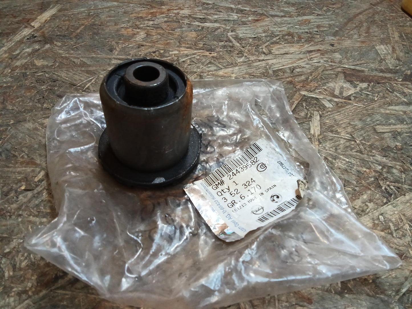 Astra G/H Meriva B Zafira A/B Lagerung Querlenker original GM NEU