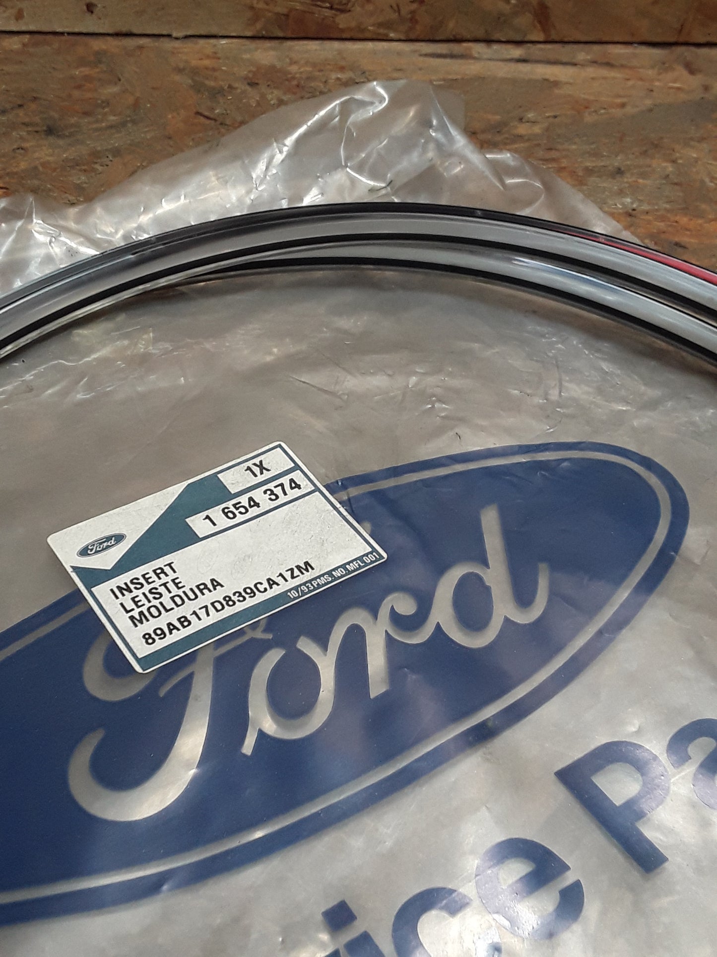 Ford Escort Bj 86-90 MK4 Zierleiste Stoßstange hinten original Ford NEU