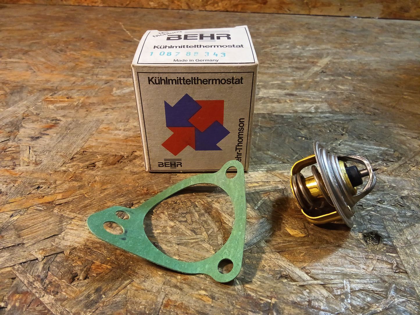 Audi 50 74-78 Audi 80 78-81 Thermostat Kühlmittel original BEHR NEU
