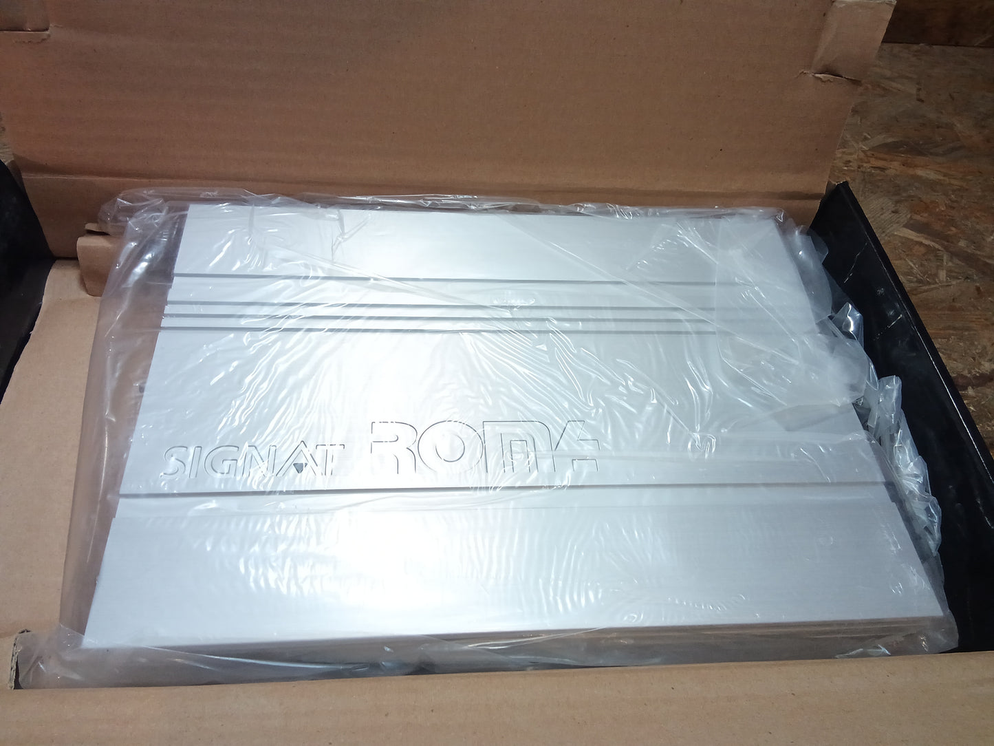 Diverse Fahrzeuge Rom4 Verstärker 4x80 Watt RMS original SIGNAT NEU