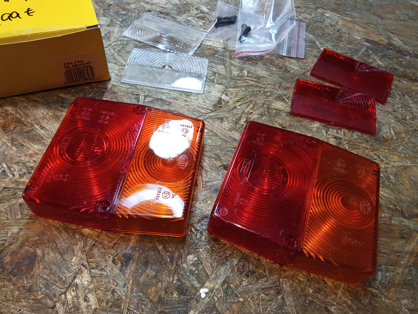 Lichtscheibe Rückleuchte für Anhänger und Traktoren original Hella NEU