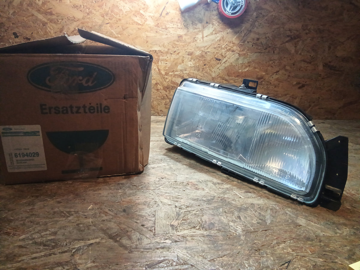 Ford Sierra BJ 87-93 Scheinwerfer rechts original Ford NEU