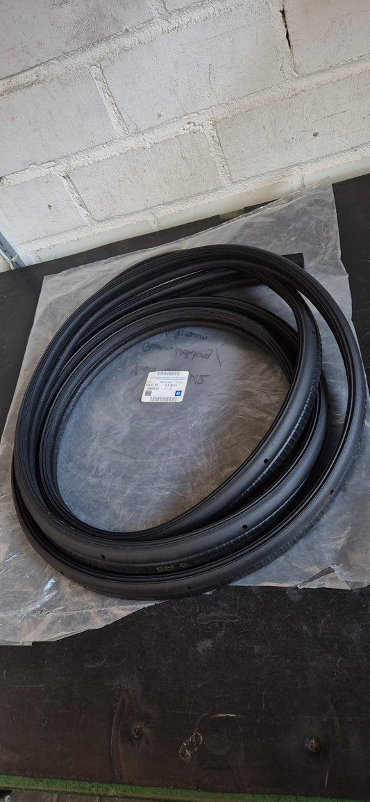 Gummidichtung  Vivaro Kofferraum Original GM Neu