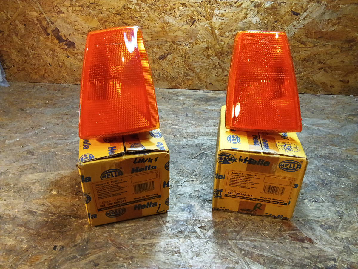 Kadett E bj 10.84-... Blinkergehäuse Set R+L original Hella NEU NOS