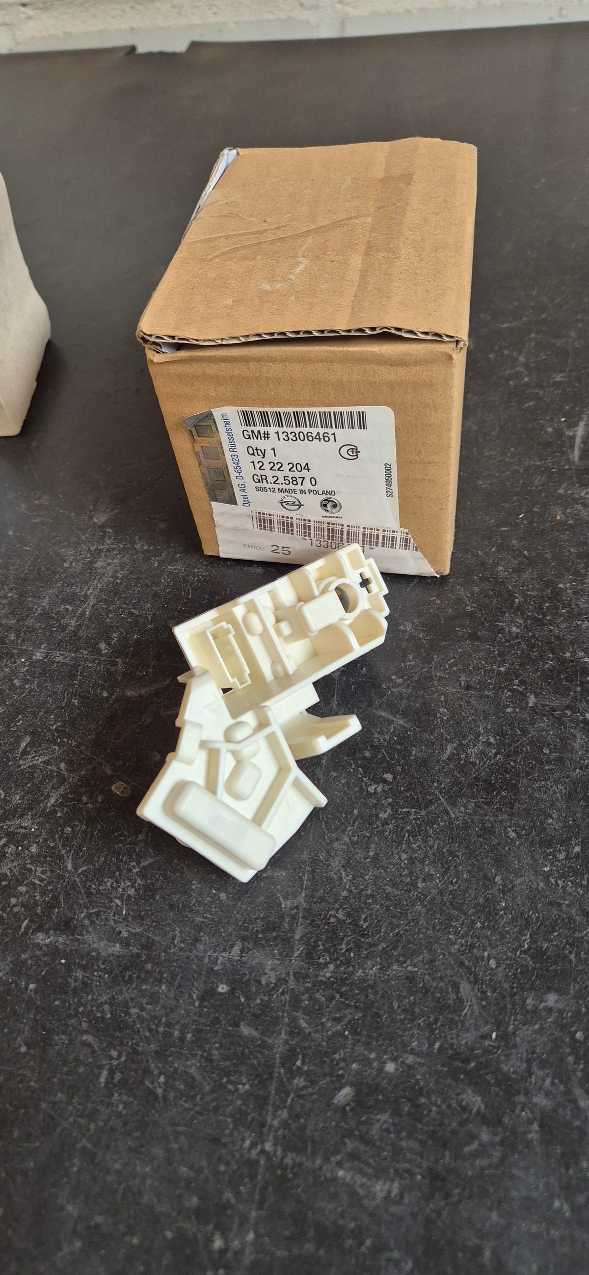 Lampenträger Astra hinten links  Original GM Neu