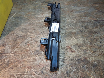 BMW E81,E82,E85,E86,E87,E88,E90,E91,E92,E93 Kabelkanal Unterteil original BMW NEU