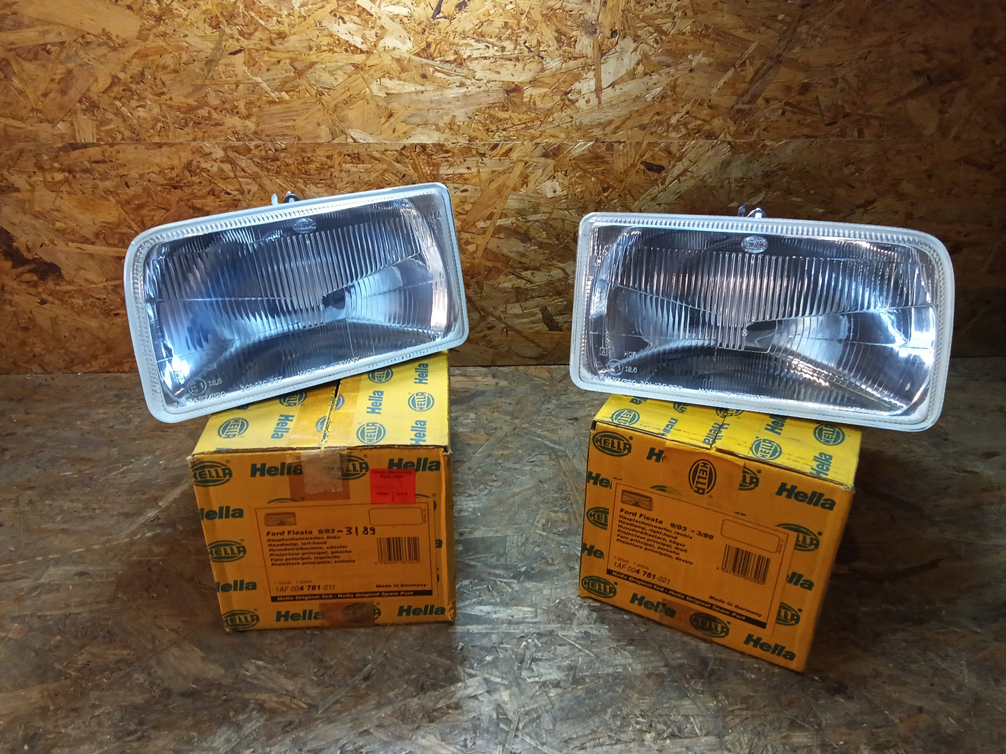 Ford Fiesta BJ 09.83-03.89 Hauptscheinwerferset rechts und links original Hella NEU NOS