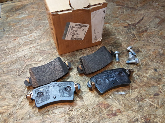 Movano Bremsbeläge hinten Scheibenbremse original GM NEU