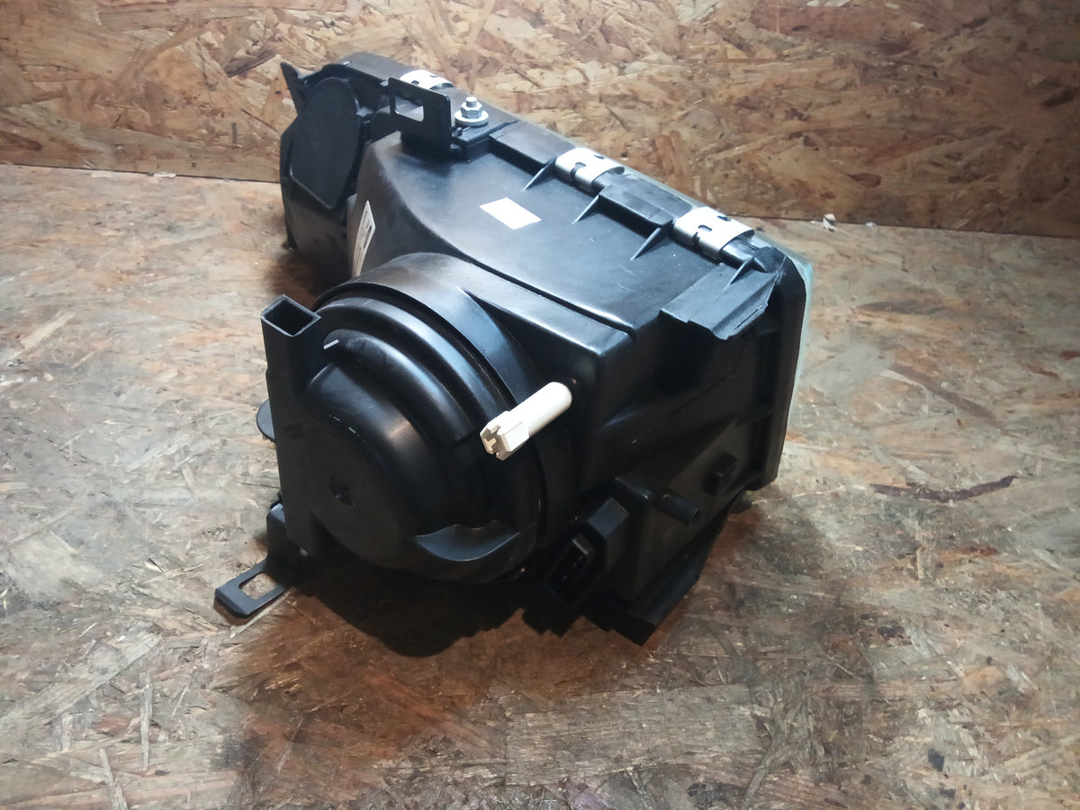 Ford Sierra BJ 87-93 Scheinwerfer rechts original Ford NEU