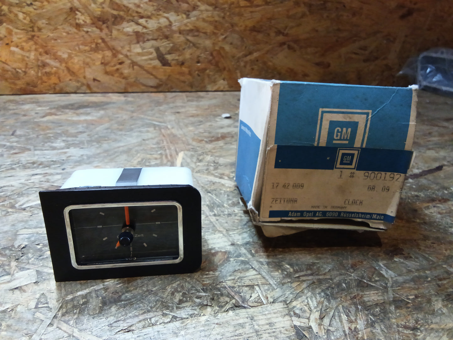 Manta Ascona B Uhr original GM NEU