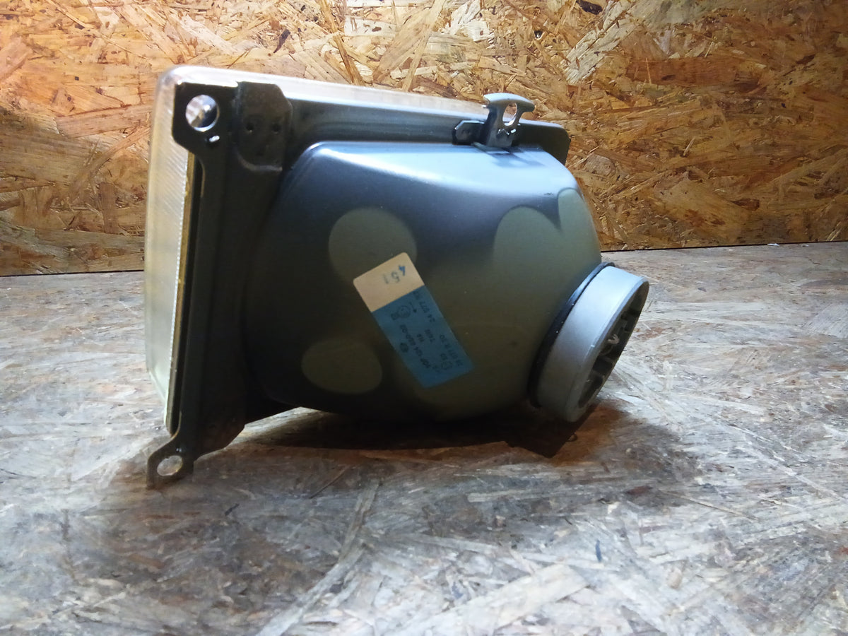VW Passat 11/80-03/88 Reflektor mit Streuscheibe original Hella NEU