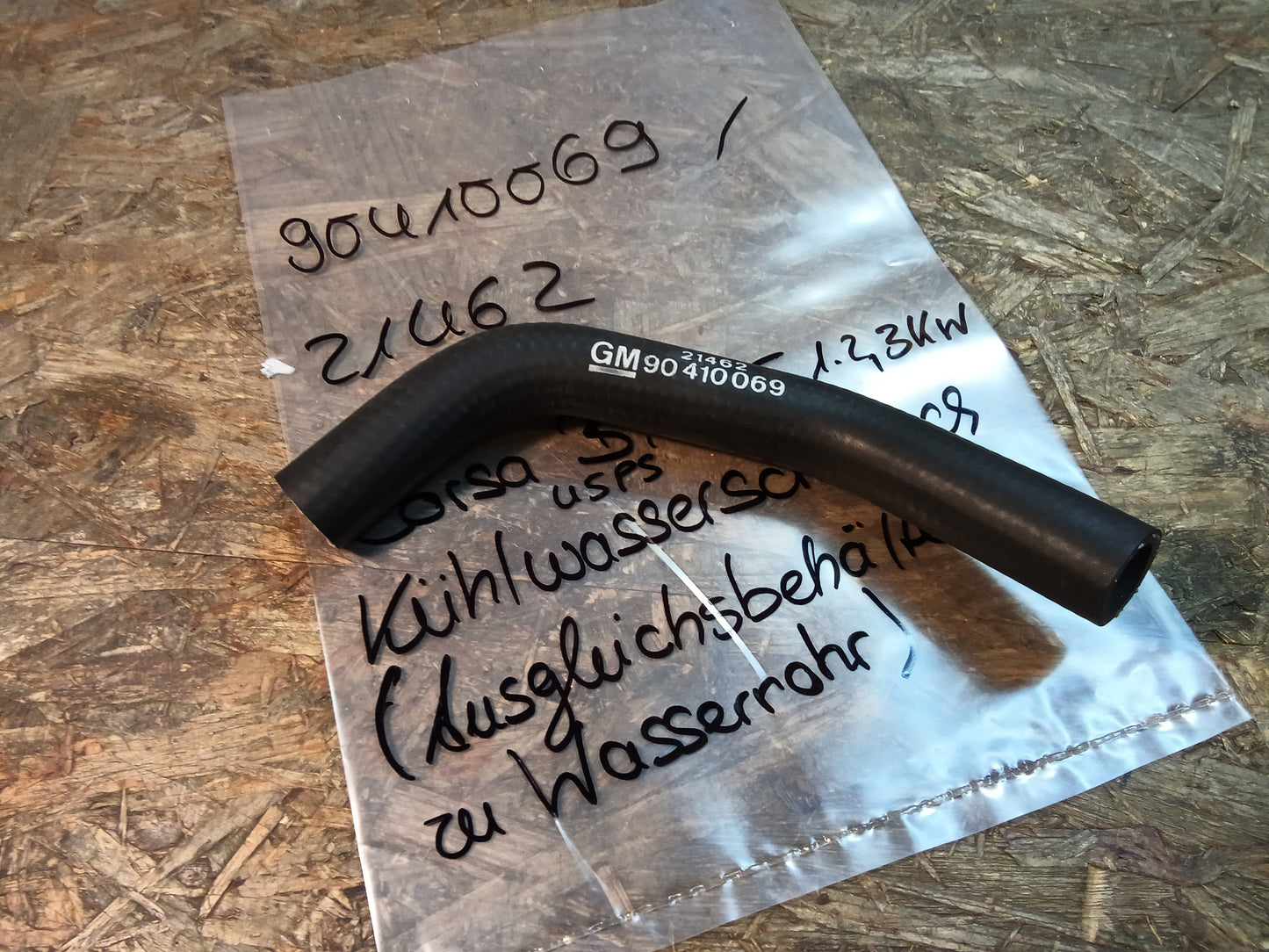 Corsa B BJ 95, 1.2, 3KW, 45 PS Kühlwasserschlauch (Ausgleichsbehälter zu Wasserrohr) original GM NEU