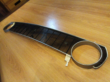 Audi 80 B1 Kühlergrill ohne Emblem original Audi NEU