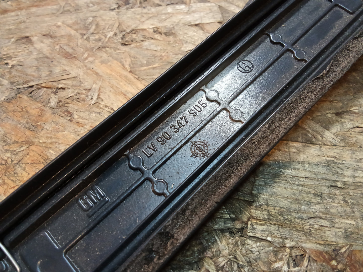 Calibra A Dachzierleiste (diverse Spuren von Lagerung) original GM NEU