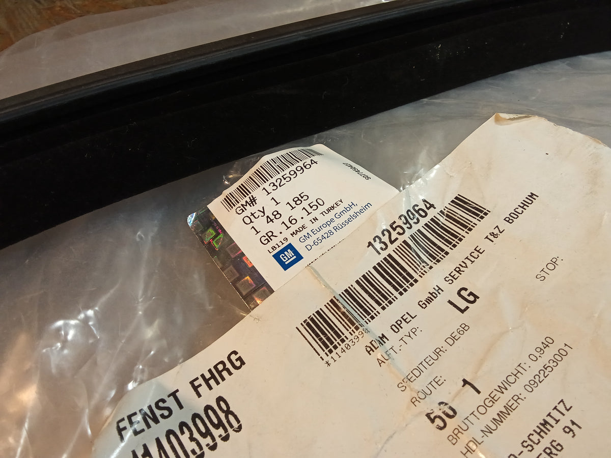 Astra J 5-Türer Fensterdichtung Tür vorne links original GM NEU