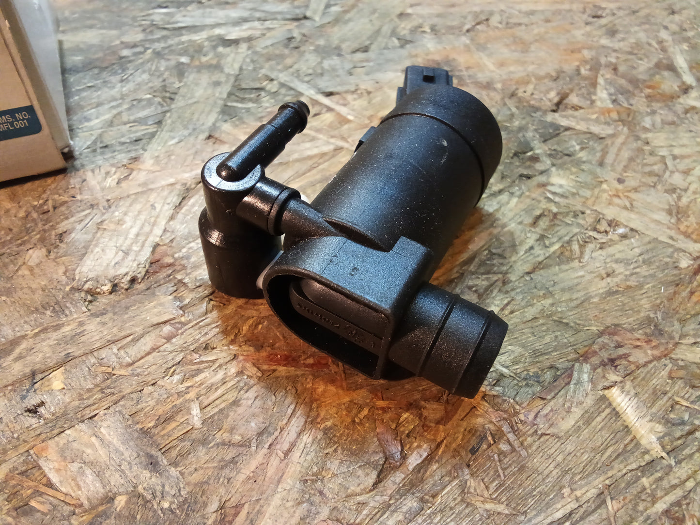 Ford Mondeo BJ 00-07 Motor mit Pumpe original Ford NEU