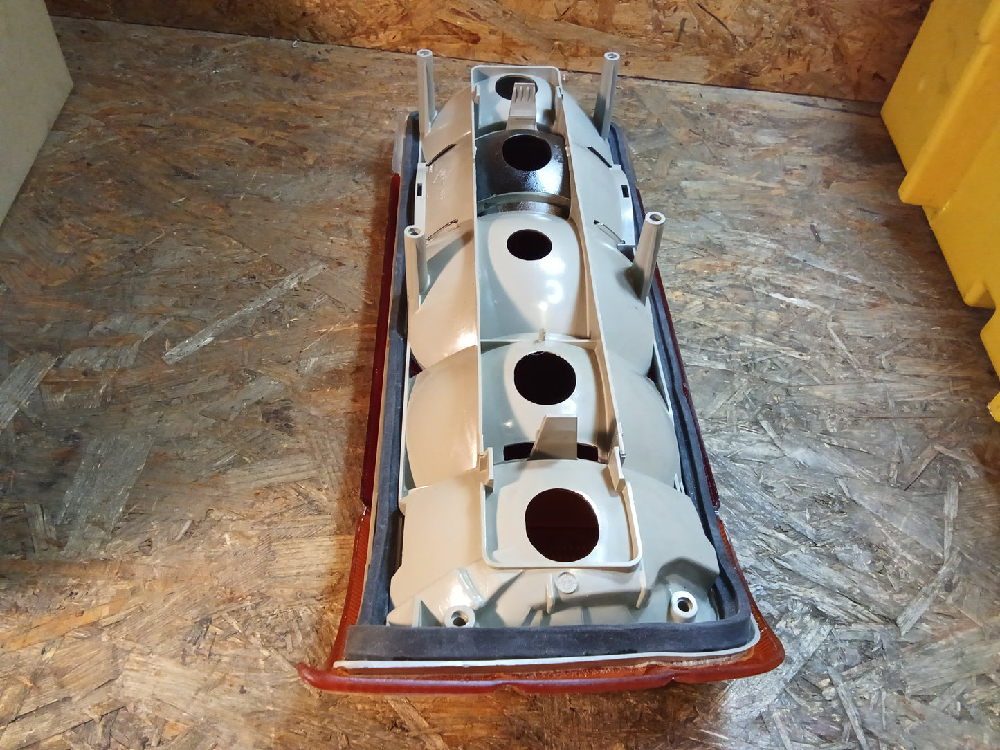 Rekord E Rückleuchte links BJ 10/82 original Automotive Europa NEU