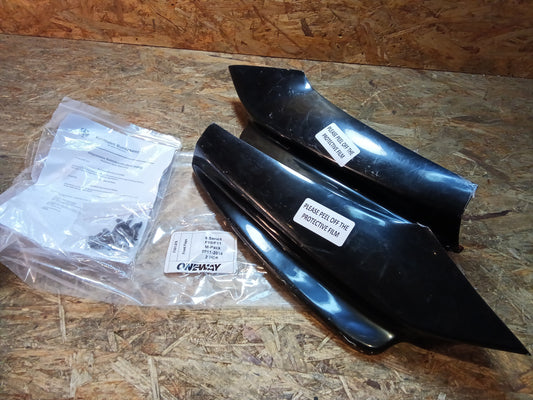 Oneway Front Flaps passend für BMW 5er F10/F11 M-Pack 2011-2016 - Schwarz glänzend