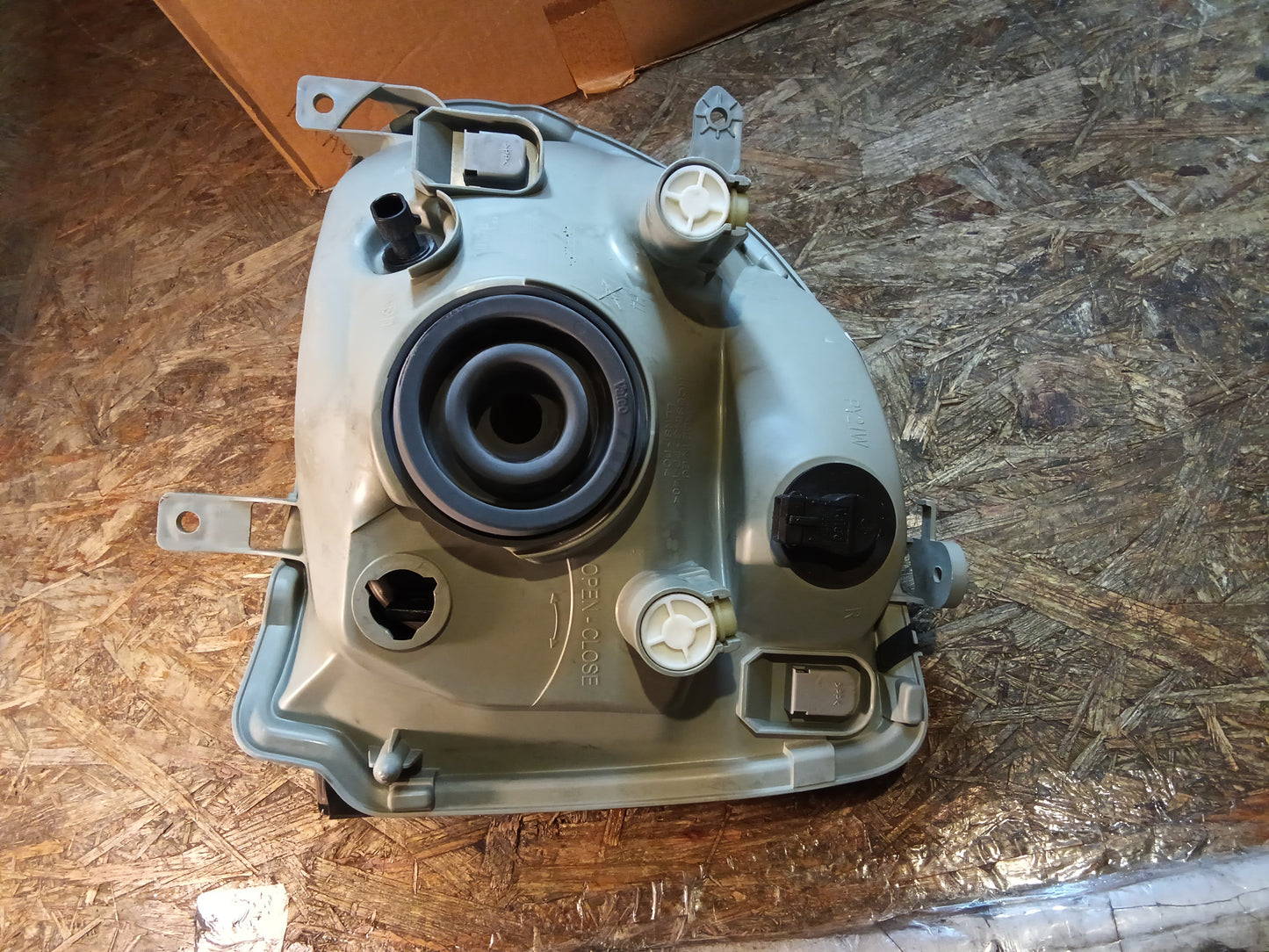 Agila A Scheinwerfer rechts original GM NEU