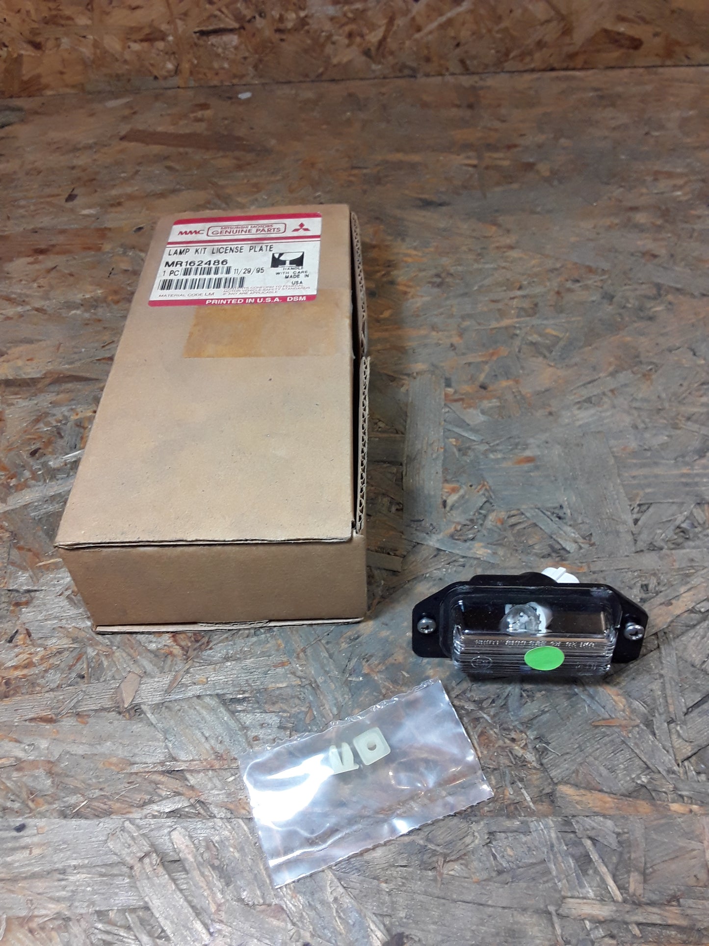 Mitsubishi Eclipse 2G Bj 08.98 Kennzeichenleuchte original Mitsubishi NEU