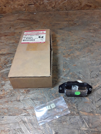 Mitsubishi Eclipse 2G Bj 08.98 Kennzeichenleuchte original Mitsubishi NEU