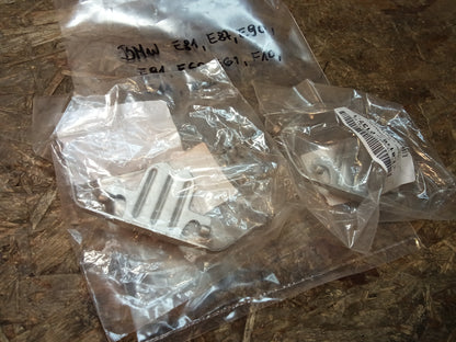 BMW E81,E84,E87,E90,E91,E60,E61,F10,F11 Satz Federn an Bremssattel original BMW NEU