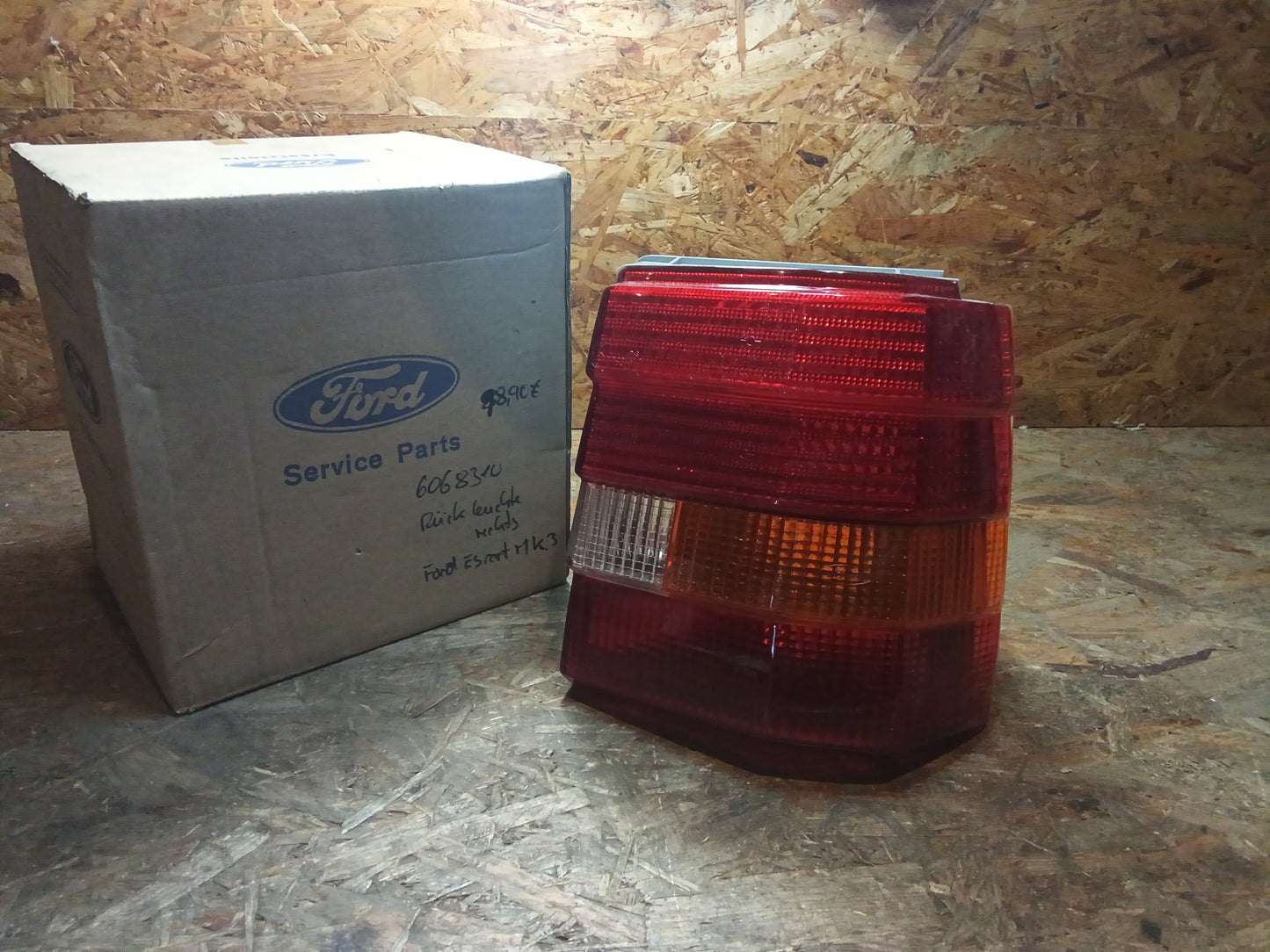 Ford Escort MK3 Rückleuchte rechts original Ford NEU