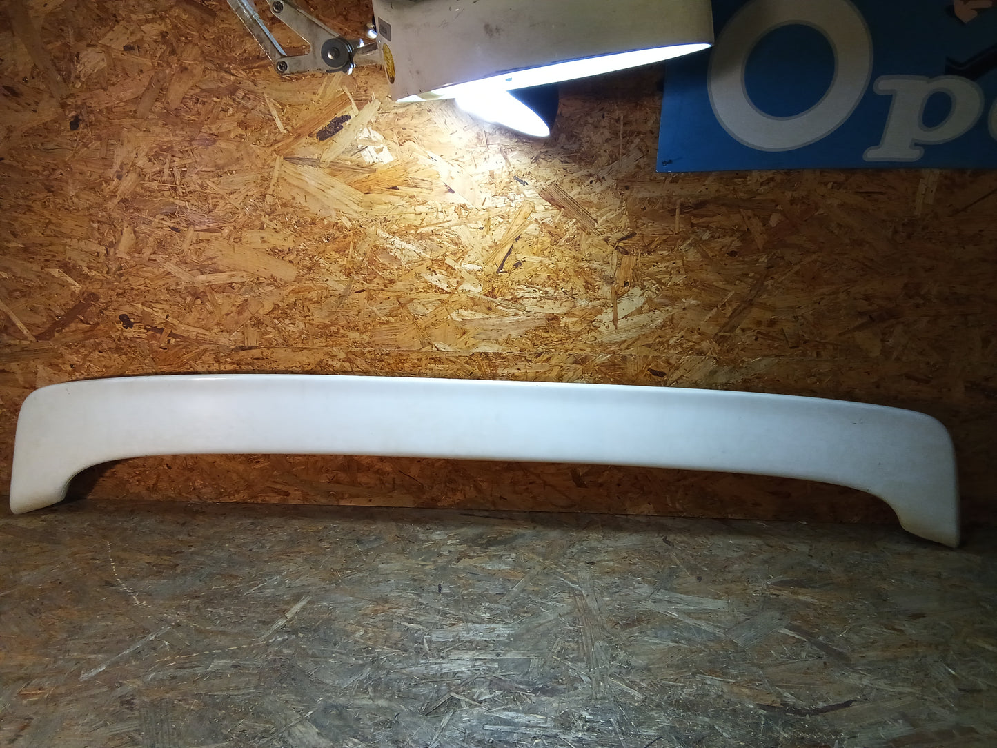 Ford Escort MK3 Heckspoiler (muss neu lackiert werden) weiß original Zender GEBRAUCHT
