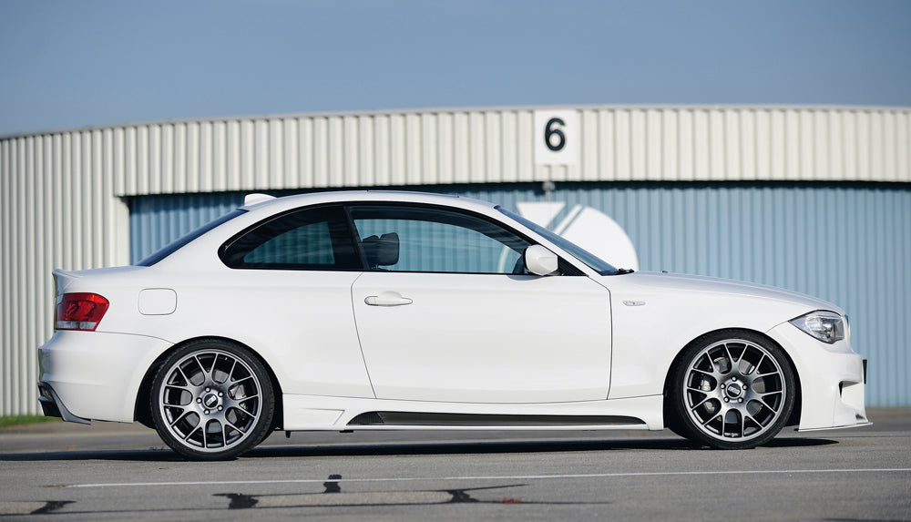 BMW 1er E81  (187/1K2/1K4) Rieger Spoilerstoßstange für hohe Version der SWRA ABS, für Fzg. mit Scheinwerferreinigungsanlage, Einparkhilfe (PDC), 
inkl. Montagezubehör, Alugitter, ABE