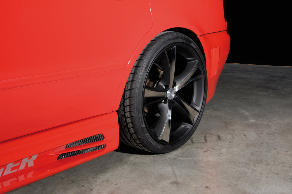 Audi A4 (B5) Rieger Seitenschweller  links, mit Schacht und 2 Ausschnitten, ABS, 
inkl. Alugitter, Gutachten, Montagezubehör