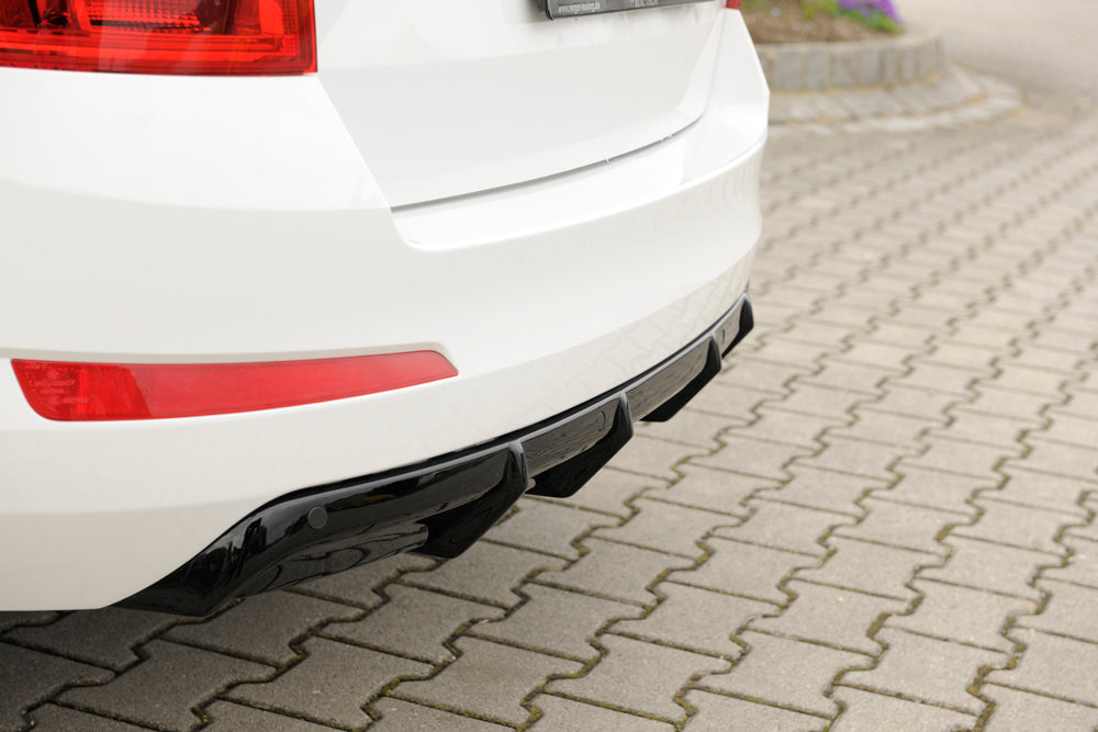 Skoda Octavia (5E) Rieger Heckeinsatz  ABS, schwarz glänzend, für Fzg. mit Einparkhilfe (PDC), Anhängekupplung, ohne Anhängekupplung, 
inkl. Montagezubehör, Gutachten