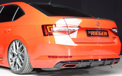 Skoda Superb III (3T/3V) Rieger Heckeinsatz (für gesteckte AHK) für orig. Endrohrblende li. u. re., ABS, schwarz glänzend,...