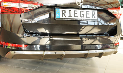 Skoda Superb III (3T/3V) Rieger Heckeinsatz ohne Aussparung für Endrohrblenden ABS, Carbon-Look, für Fzg. mit Einparkhilfe (PDC), 
inkl. Montagezubehör, Gutachten