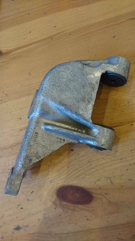 Rekord D Halter Lichtmaschine neu original GM