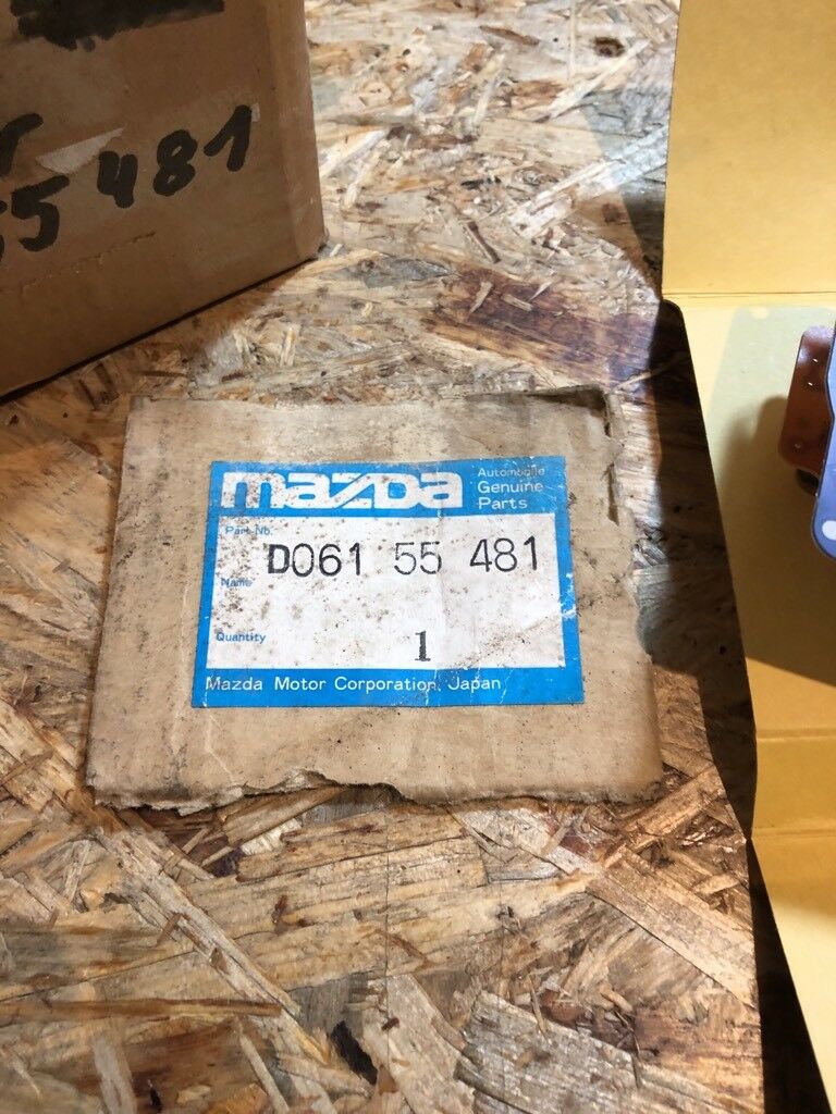 Mazda 121, 11.93  Tankanzeige blau NEU Original Mazda