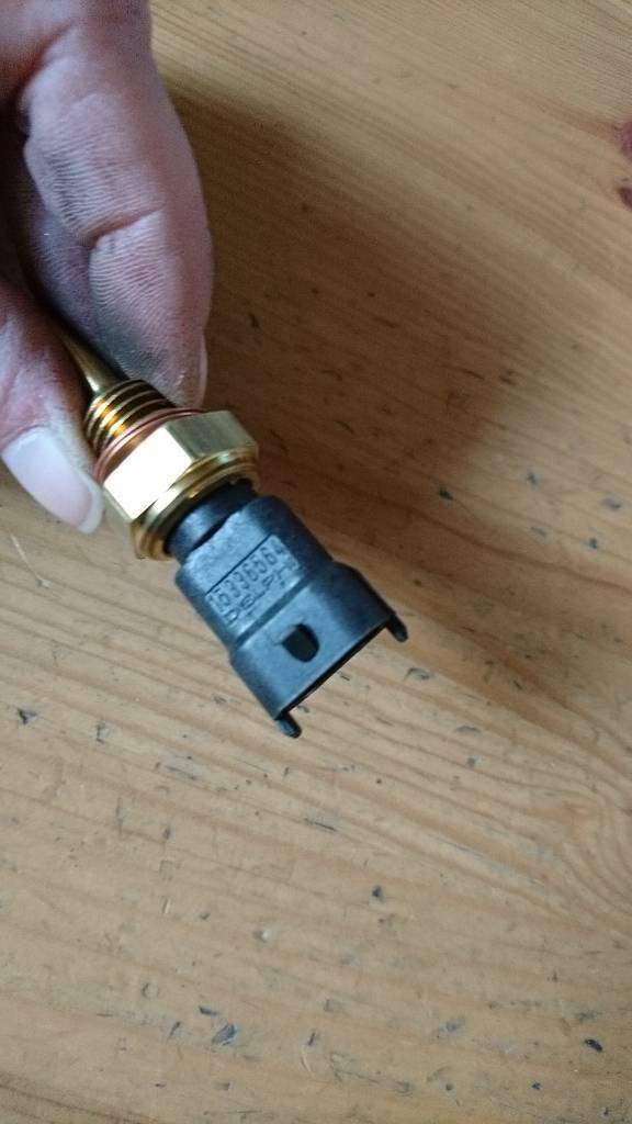 Astra G H Corsa C Vectra B C Zafira A B Temperatur Sensor neu original Delphi