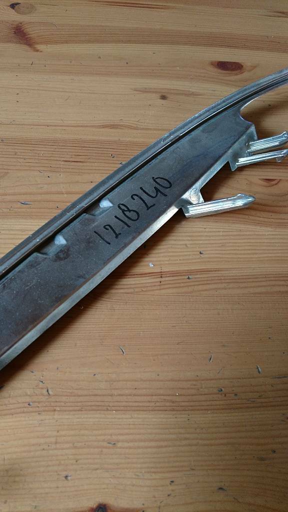 Senator B Scheinwerfer Blende rechts neu original GM