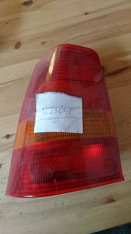 Kadett E Rückleuchte Links neu original GM