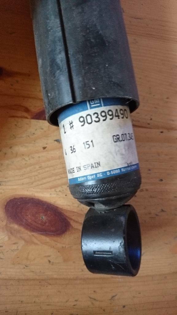 Opel Youngtimer Oldtimer Stoßdämpfer hinten neu GM 90399490