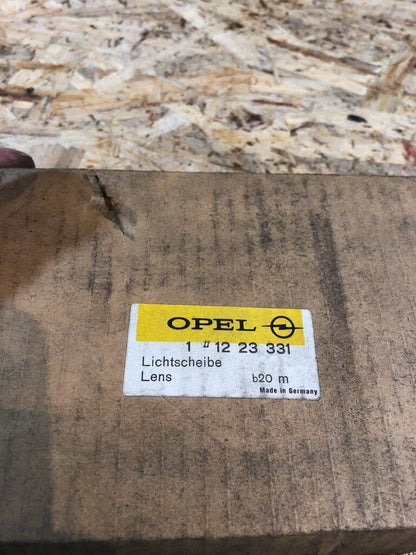 Opel Rekord D Caravan Licht Scheibe NEU Original GM