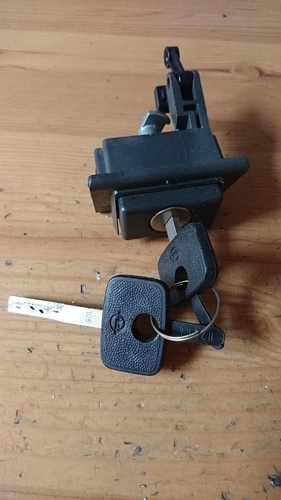 Opel Youngtimer Oldtimer Schließzylinder Heckklappe 90273036