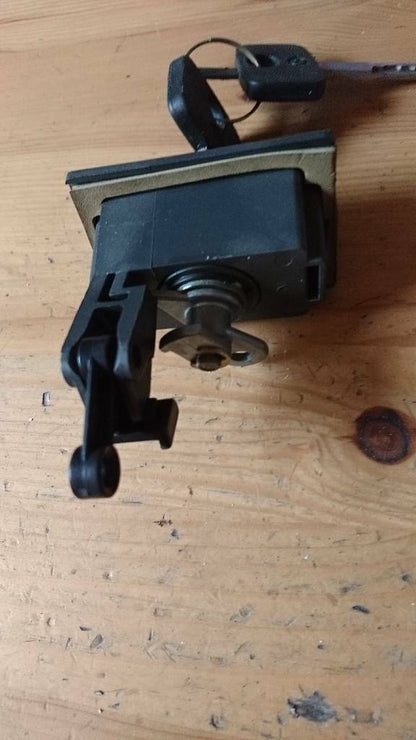 Opel Youngtimer Oldtimer Schließzylinder Heckklappe 90273036