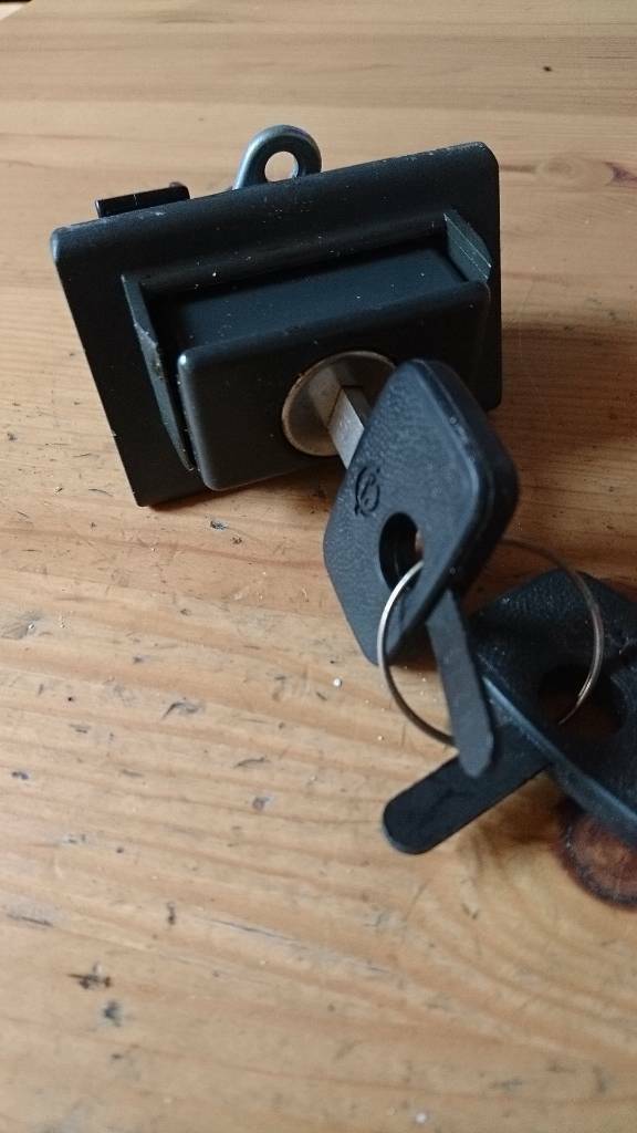 Opel Youngtimer Oldtimer Schließzylinder Heckklappe 90273036