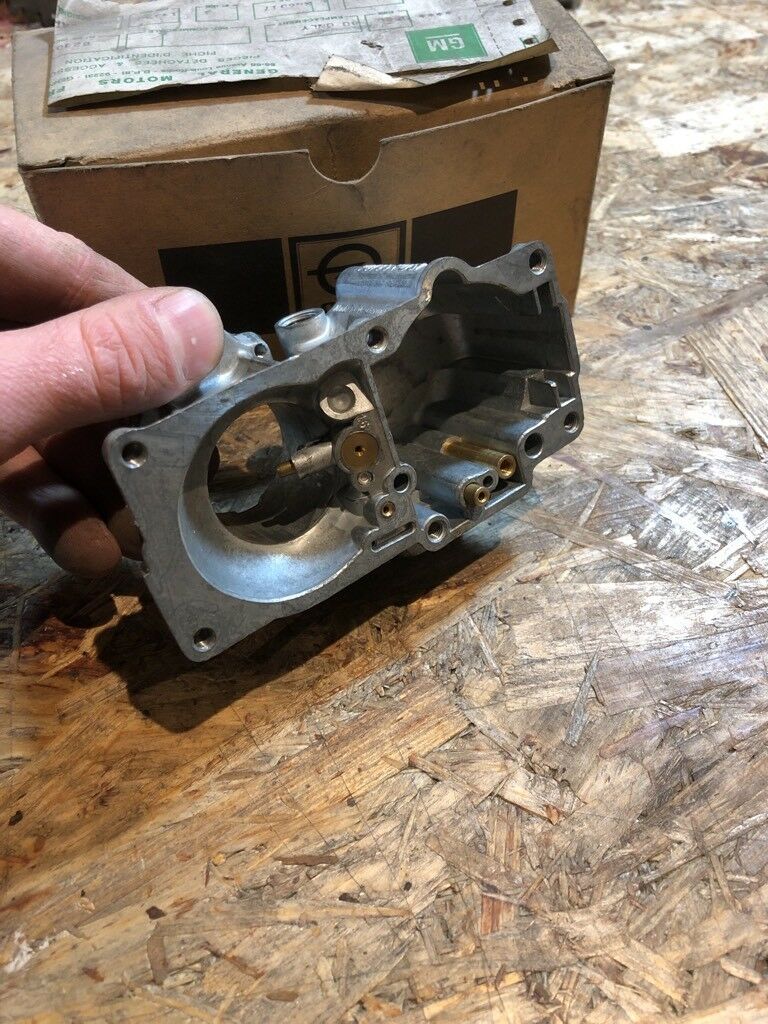 Opel Oldtimer Vergaser Teil /  Gehäuse NEU Original GM