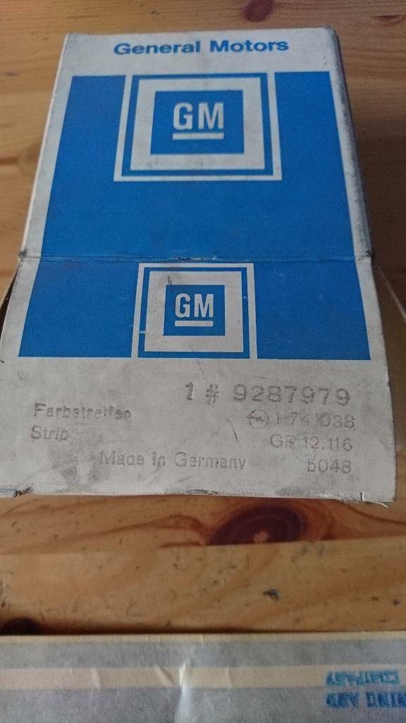 Opel Youngtimer Oldtimer Farbstreifen Seitenwand links GM 9287979