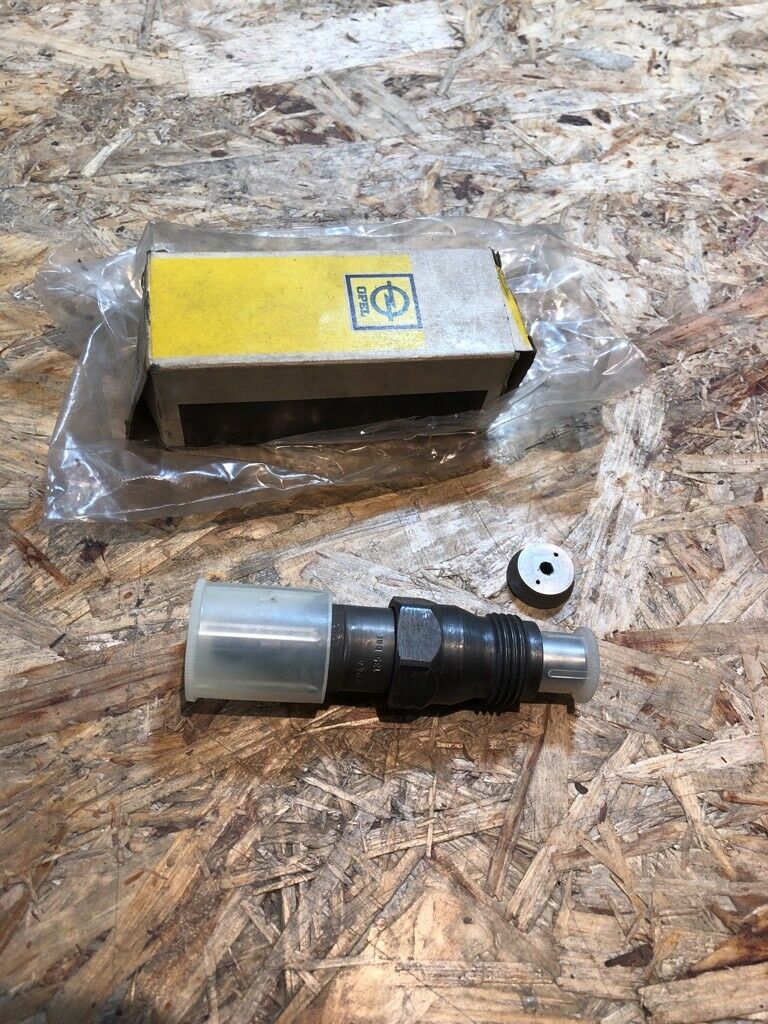 Original GM Opel Einspritzdüse Kadett D E Ascona C Neu