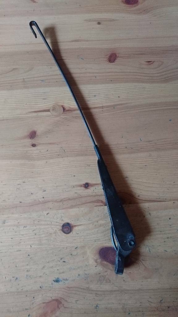Opel Omega A Wischerarm vorne links neu original GM