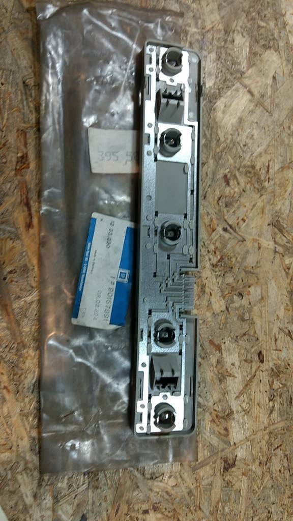 Original GM Opel Rekord E Rückleuchte Kontaktplatte links NEU