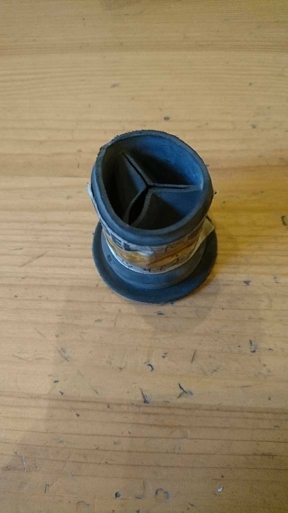 Corsa B/Tigra A TUELLE,WASSERABLASS,STIRNWAND,OBEN,RL